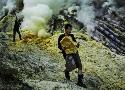 آتشفشان فعال ایجن اندونزی، منبع طلایی گوگرد