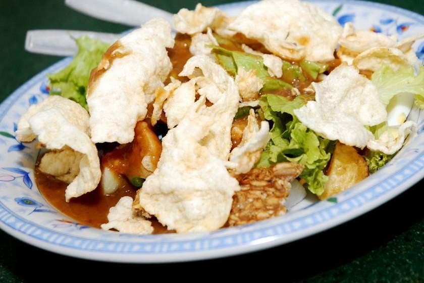 11 غذای اندونزیایی که باید امتحان کنید