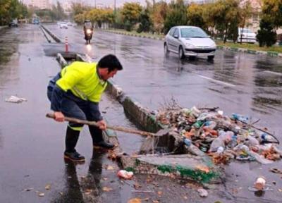 زباله های عجیب در جوی های آب تهران؛ از مبل تا کیسه بوکس!