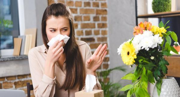 10 گل و گیاه آپارتمانی حساسیت زا که باعث آلرژی می شوند