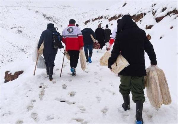 برف و کولاک در سرعین و مشگین شهر، امدادرسانی به 167 نفر در جاده های برف گرفته